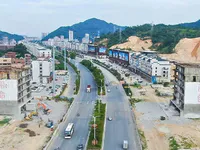 网友爆料！普宁大道“原商业街”门楼有新动作！